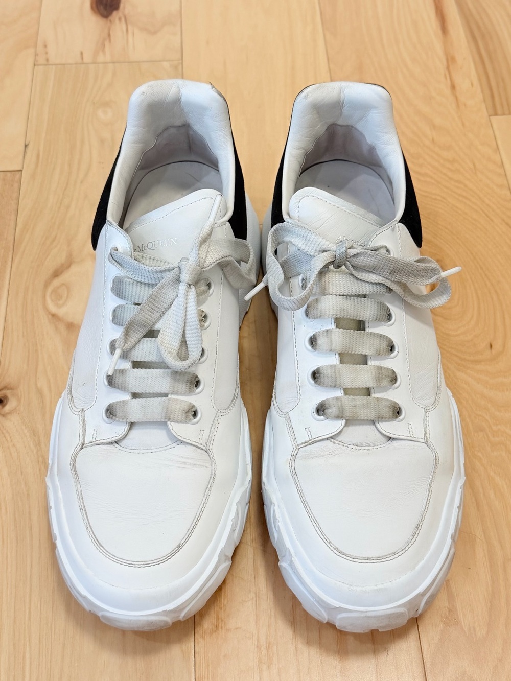 Alexander McQueen Men’s Oversized Court Trainer Sneakers - Picture 4 of 10